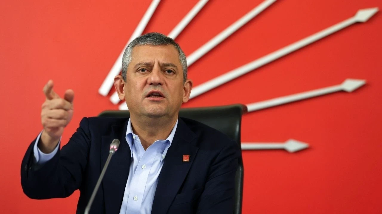 Özgür Özel ve ekibi Kurultay için mahkemeye başvuruyor