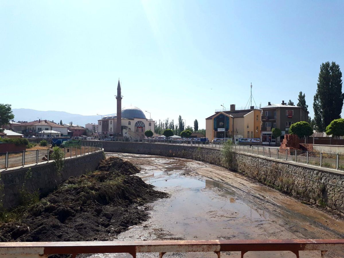 Türkülere konu olan ırmak yağışlarla yeniden hayat buldu