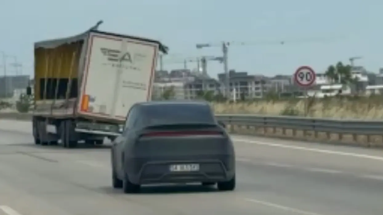 Tehlikeye davetiye çıkardı! Bursa'da trafikte akılalmaz görüntü