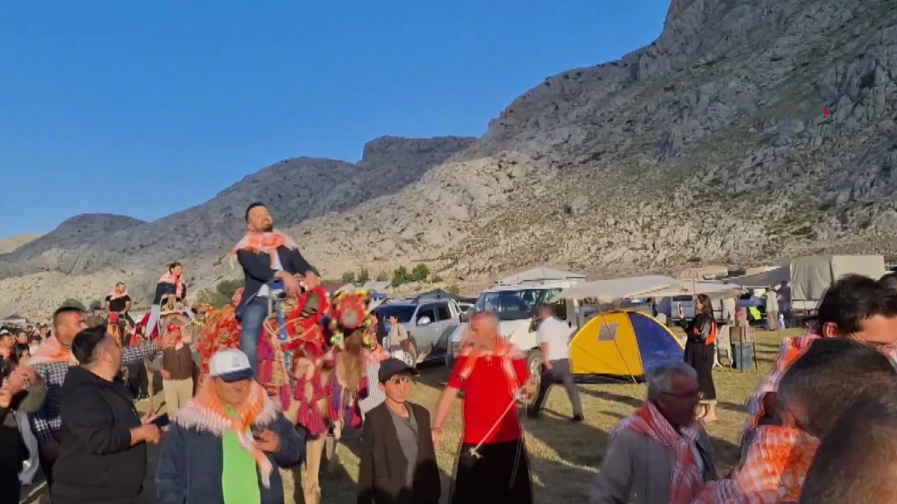 Develer geçti, türküler Söylendi: Gazipaşa’da yayla şenliği başladı