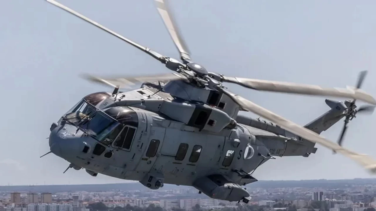 İngiltere’de askeri helikopter düştü: Hayatını kaybedenler var