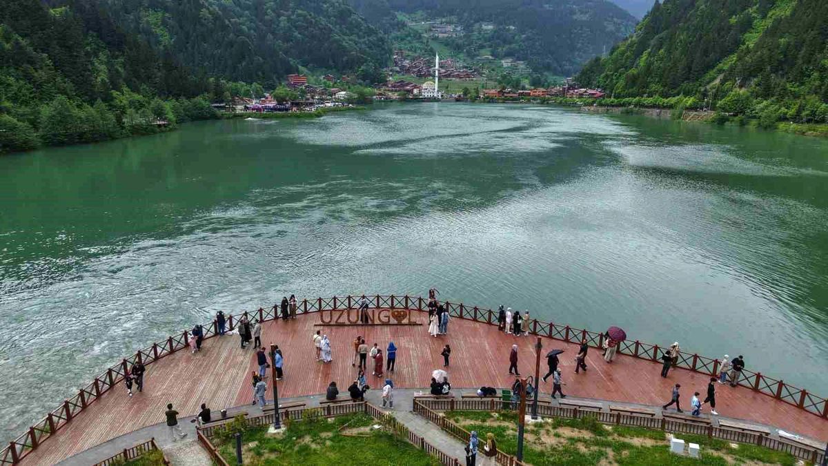 Uzungöl'de sezon hareketlendi, oteller dolmaya başladı