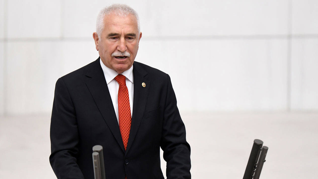 Protesto edilen CHP'li Durmaz: Özgür Özel'in aracına tepkiler üzerine binmedim