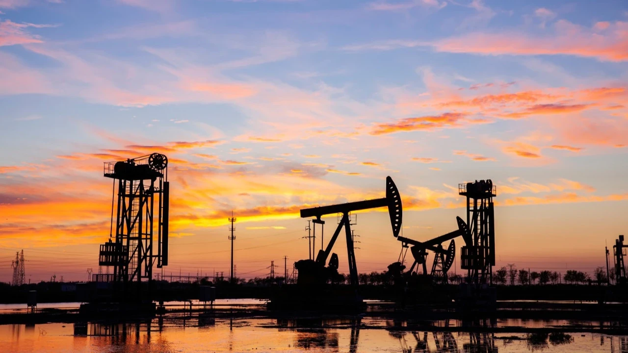 OPEC'ten yeni petrol tahmini