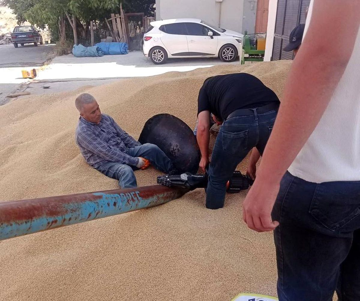 Ayağını hububat elevatörüne kaptıran kişi yaralandı