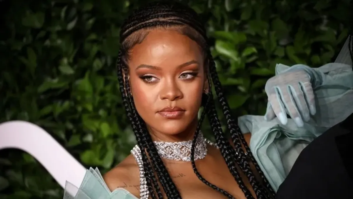 Dünyaca ünlü şarkıcı Rihanna’dan sürpriz Türkiye hamlesi! Takip ettiği hesap kafaları karıştırdı…