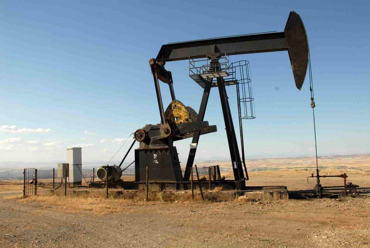 Brent petrol arz endişesiyle 93 dolara yükseldi
