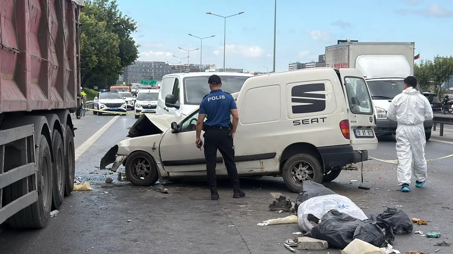 İstanbul'un göbeğinde zincirleme kaza: Ölü ve yaralılar var