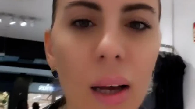 14 yaşındaki kızına yaşına göre elbise bulmayan anne isyan etti: Gecelik bunlar ya
