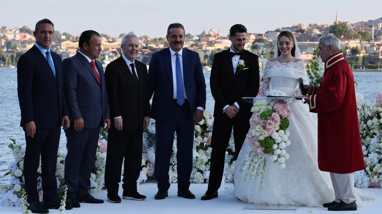 İsmail Yüksek, dünyaevine girdi: Nikah şahitliğini Aziz Yıldırım ve Ali Koç yaptı