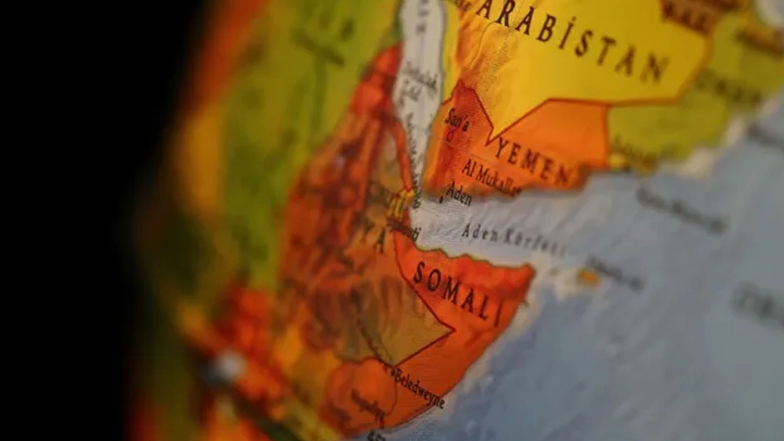 Türkiye'den Somali'ye ilk kez doğrudan bir kargo gemisi ulaştı