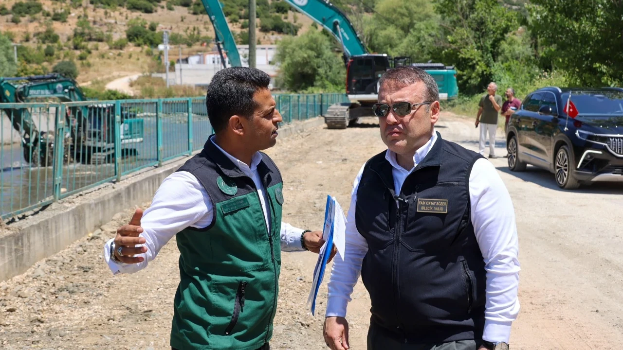 Karasu Çayı'nda su akışını güçlendirecek çalışmalar devam ediyor