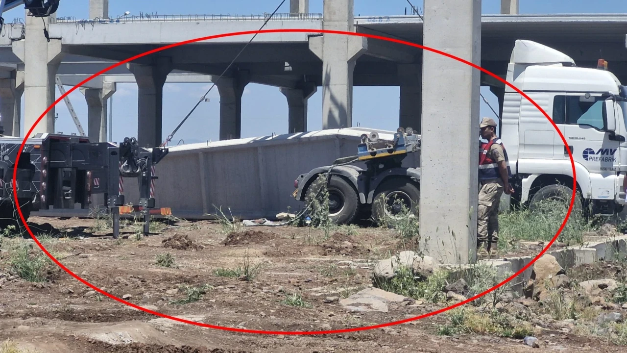 İnşaatta beton blok işçilerin üzerine düştü: Ölü ve yaralılar var