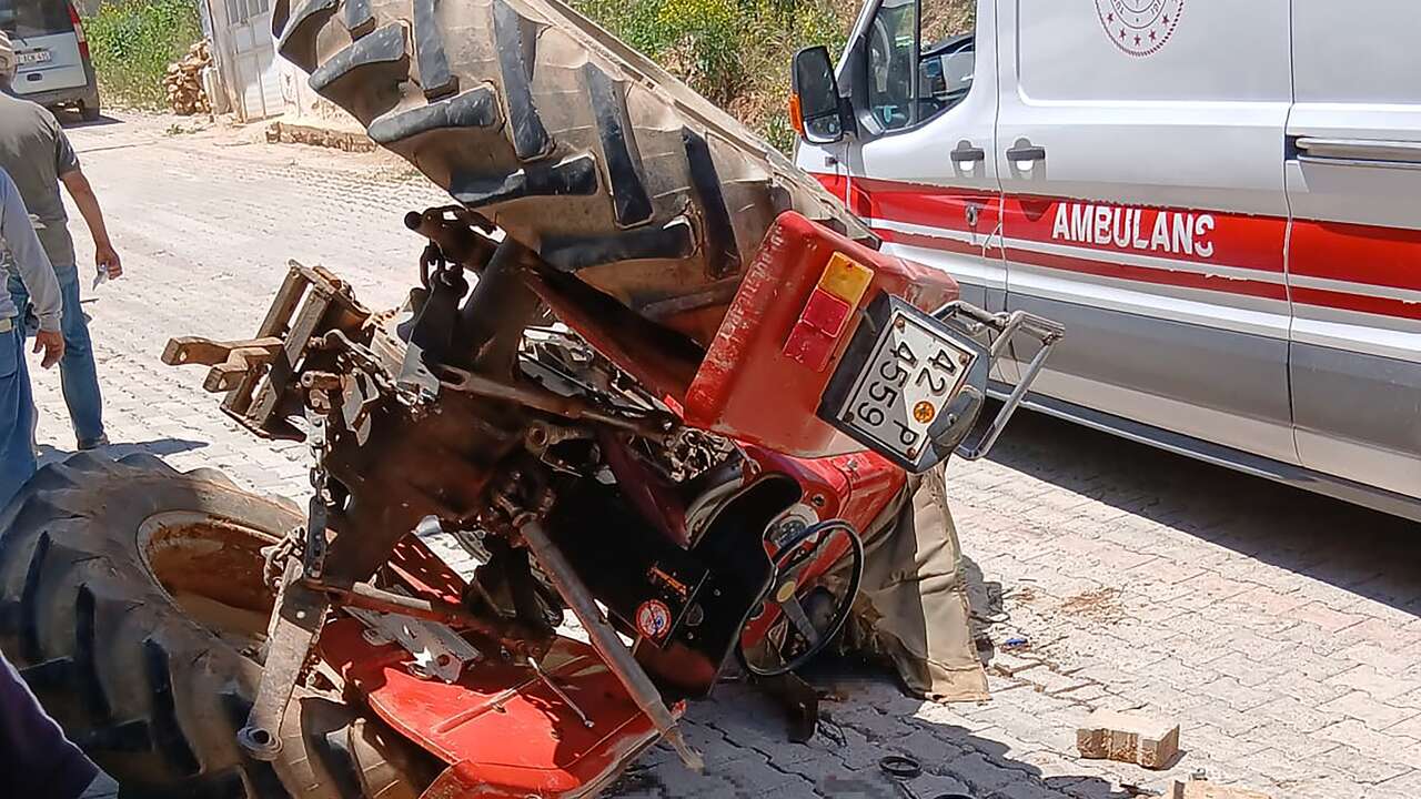 Konya'da kontrolden çıkan traktör devrildi: Acı haber hastaneden geldi