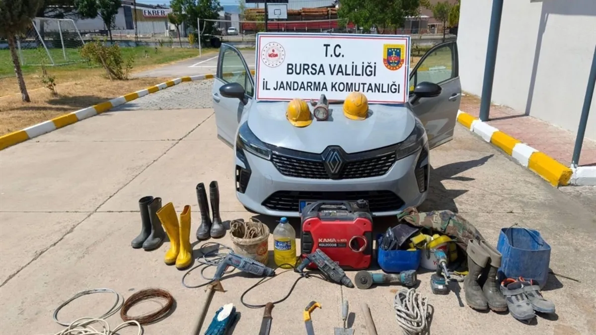 Bursa'da şaşkına çeviren olay: 35 metrelik tünelde kaçak kazı yapan 5 şüpheli yakalandı