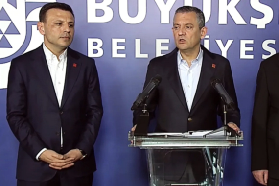 Özel ve Çelik'ten ilk tepkiler
