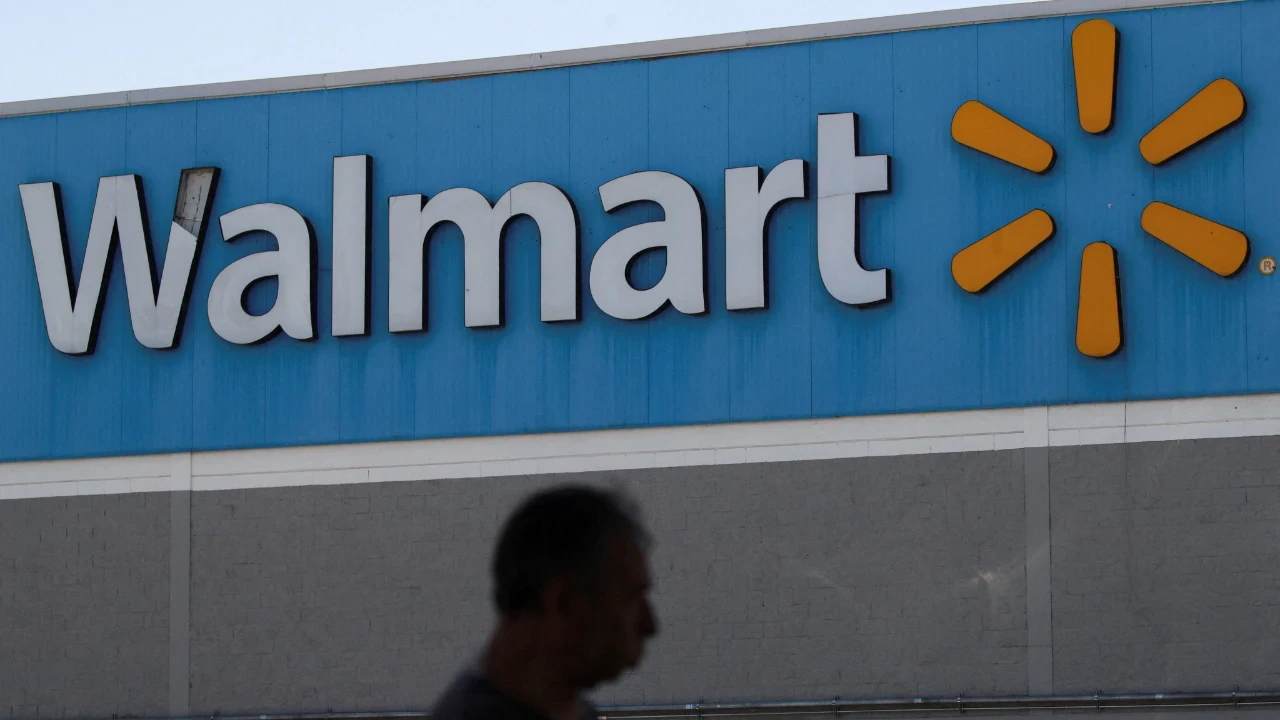 Trump: "Walmart, fiyatlarında büyük bir indirime gidecek"