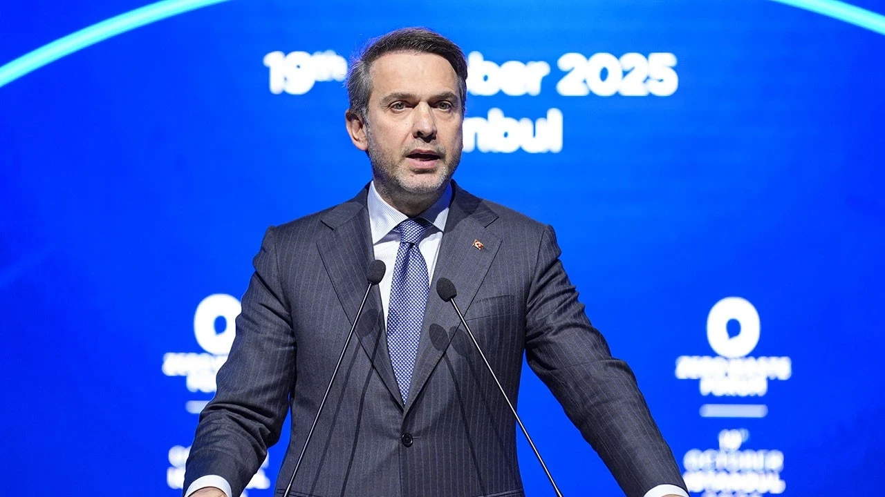 Bakan Bayraktar: Enerji güvenliğinden söz ederken kritik mineralleri ve nadir toprak elementlerini de konuşmak zorundayız