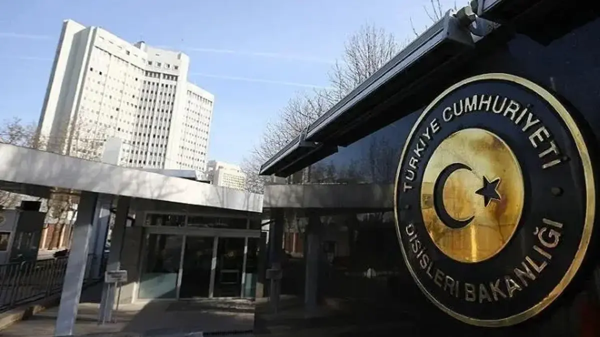 Dışişleri Bakanlığı duyurdu! Karadeniz'de Türk gemisine İHA saldırısı: 2 kişi yaralı