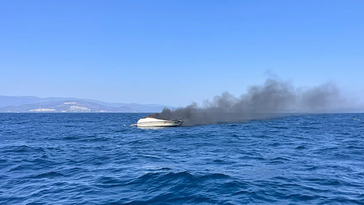Aydın'da tekne yangını! Son anda kurtuldular…