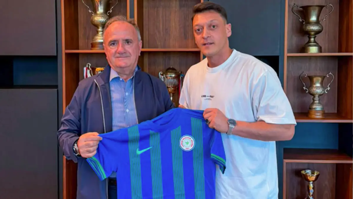 Anlaşma sağlandı! Rizespor Mesut Özil'i resmen açıkladı