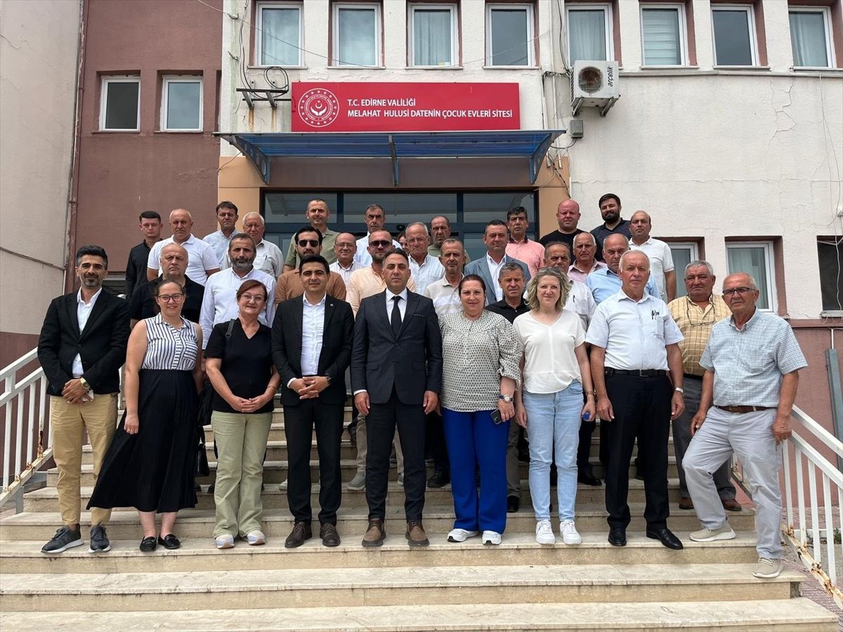 Edirne'de muhtarlara yönelik sosyal hizmetler toplantısı gerçekleştirildi