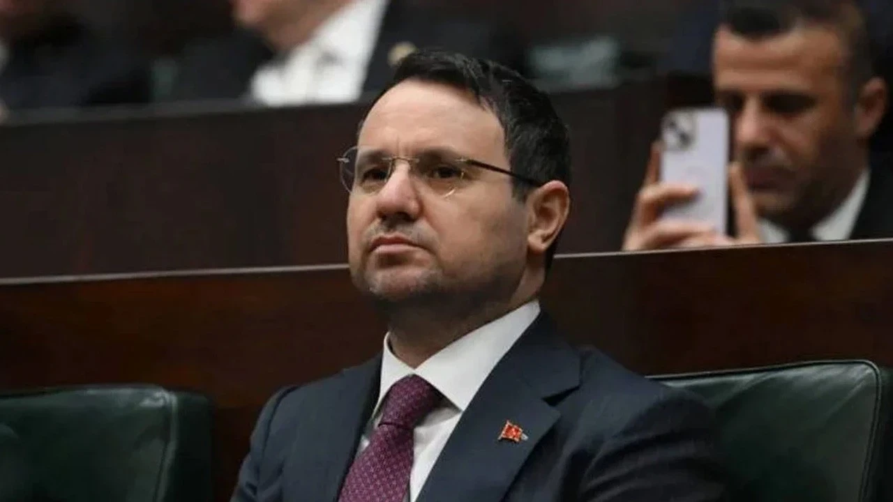 FETÖ’nün beyin takımı için harekete geçildi! İade için teni hamle! Bakan Gürlek'ten kararlılık mesajı