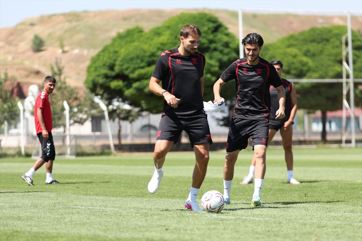 Sivasspor, yeni sezon hazırlıklarına devam etti