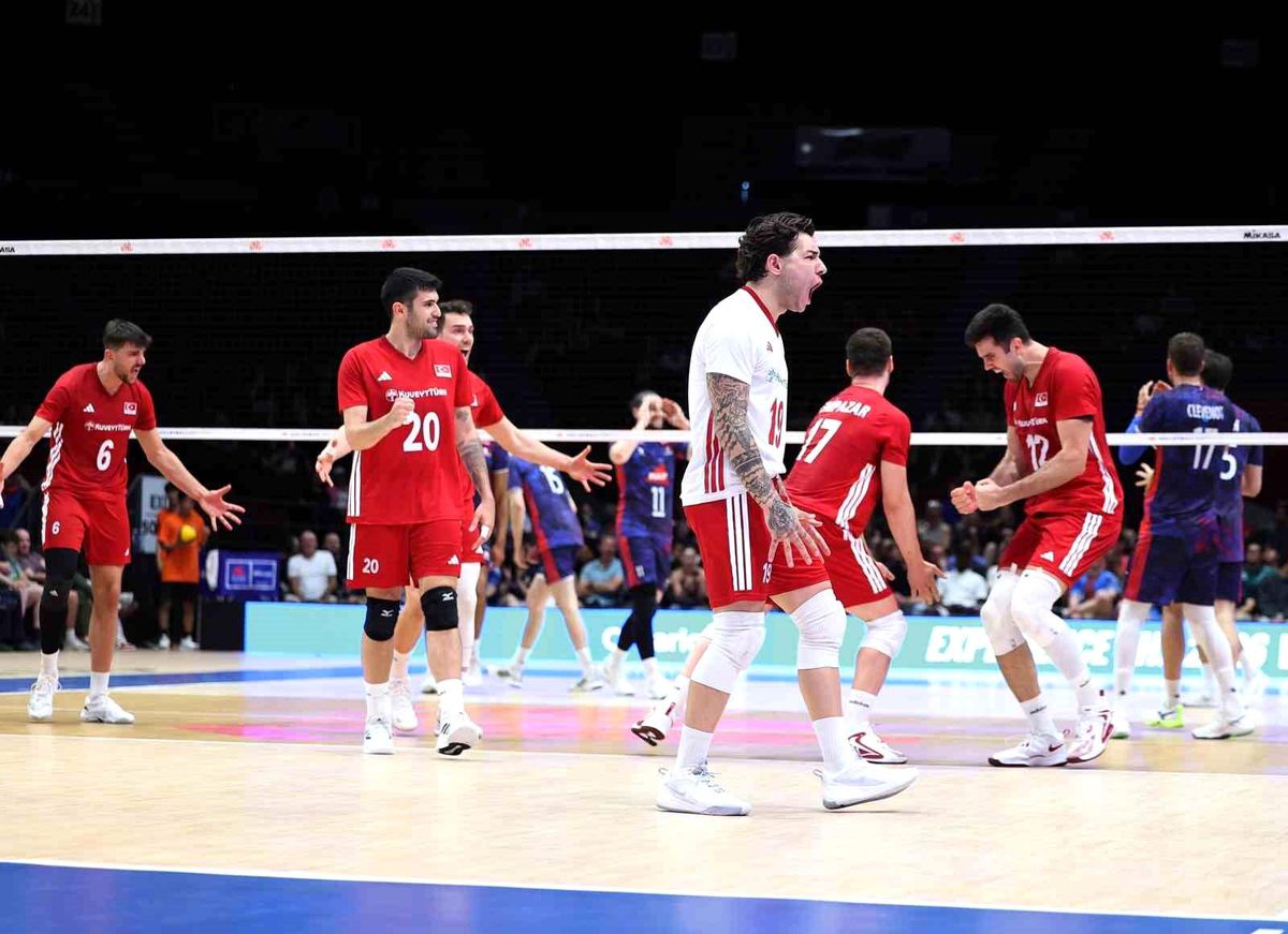 A Milli Erkek Voleybol Takımı, Fransa'yı 3-0 mağlup etti