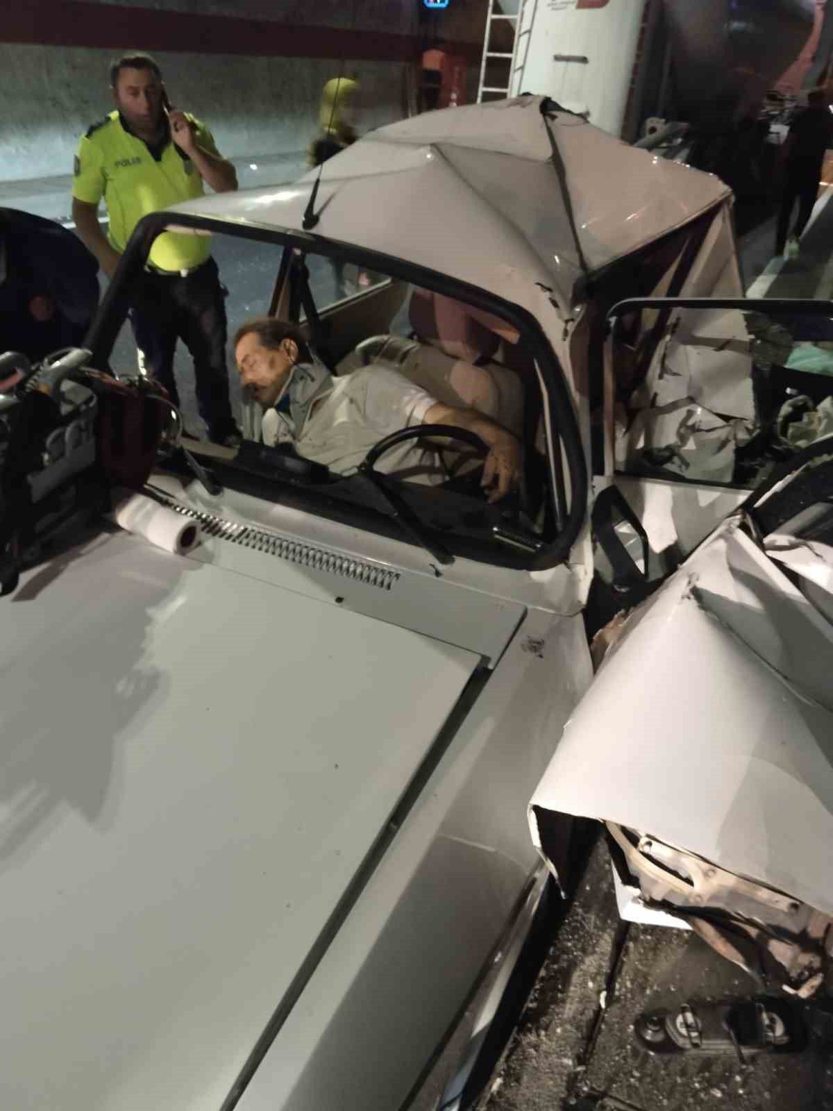 Yeni Zigana Tüneli’nde tır otomobile arkadan çarptı: 1ölü, 2 yaralı