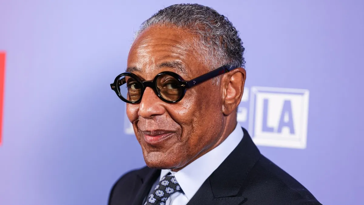 Breaking Bad’in yıldızı Giancarlo Esposito müslüman oldu: Suudi Arabistan’da şehadet getirdi!
