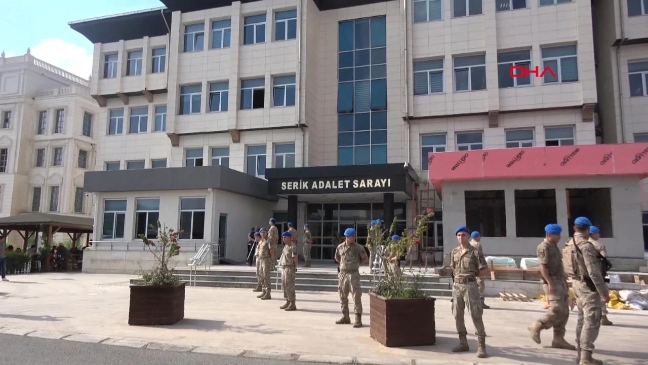 Antalya'da narkotik operasyonu: 9 şüpheliden 8'i tutuklandı
