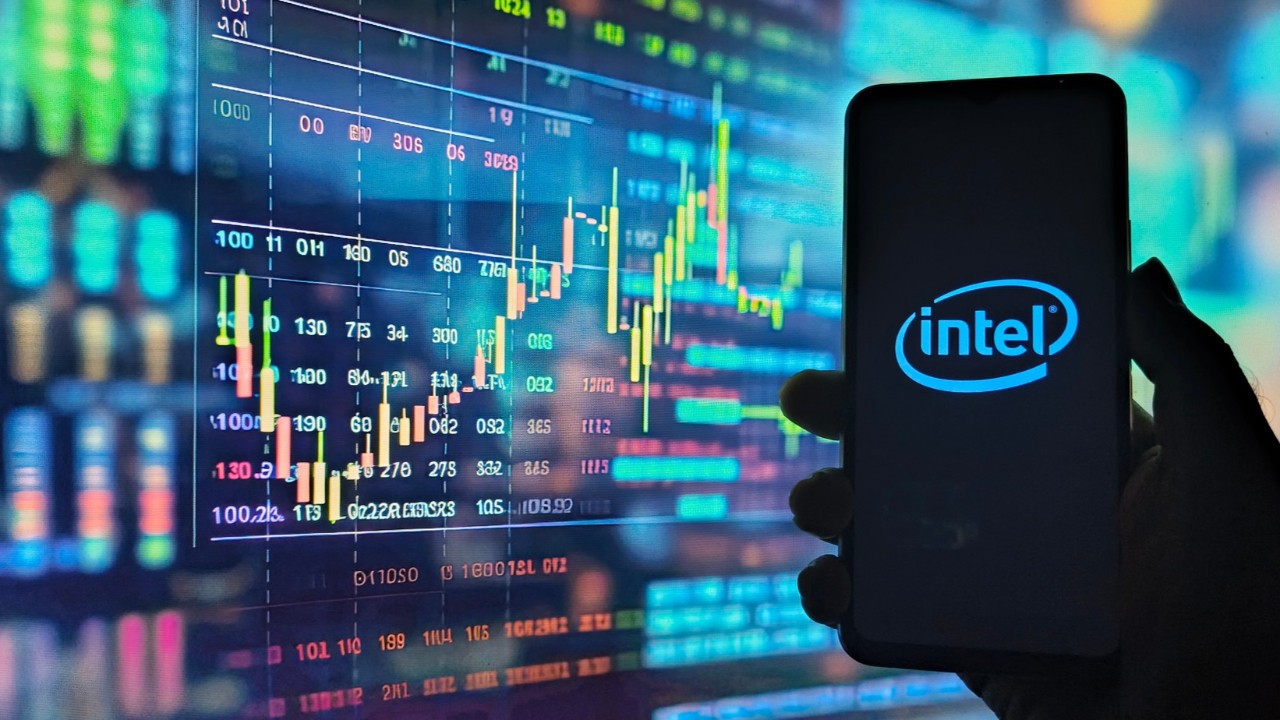 Trump duyurdu: Apple ile Intel birlikte çip üretecek