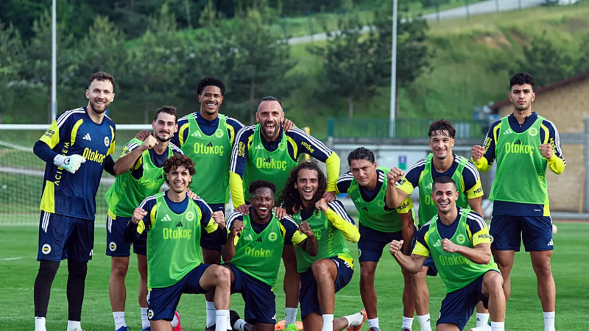 Fenerbahçe’de şok sakatlık! Sahayı sedyeyle terk etti...
