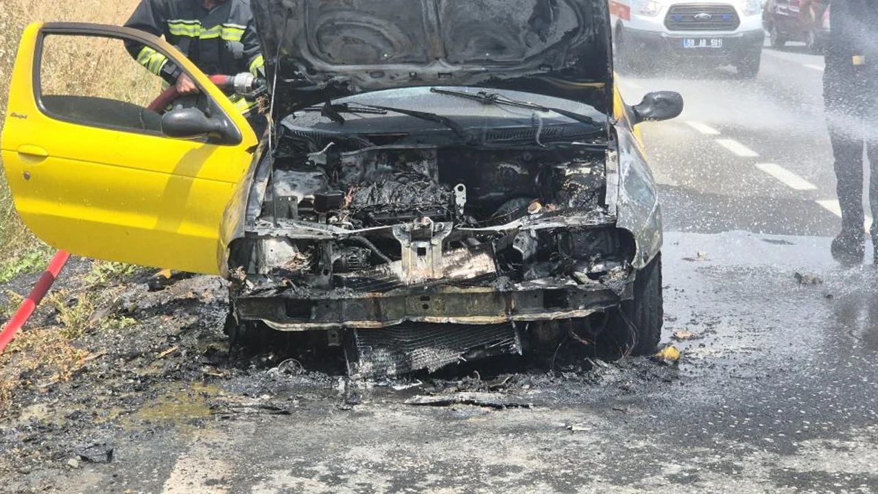 Tekirdağ’da seyir halindeki otomobil alevlere teslim oldu: 5 kişi canını zor kurtardı