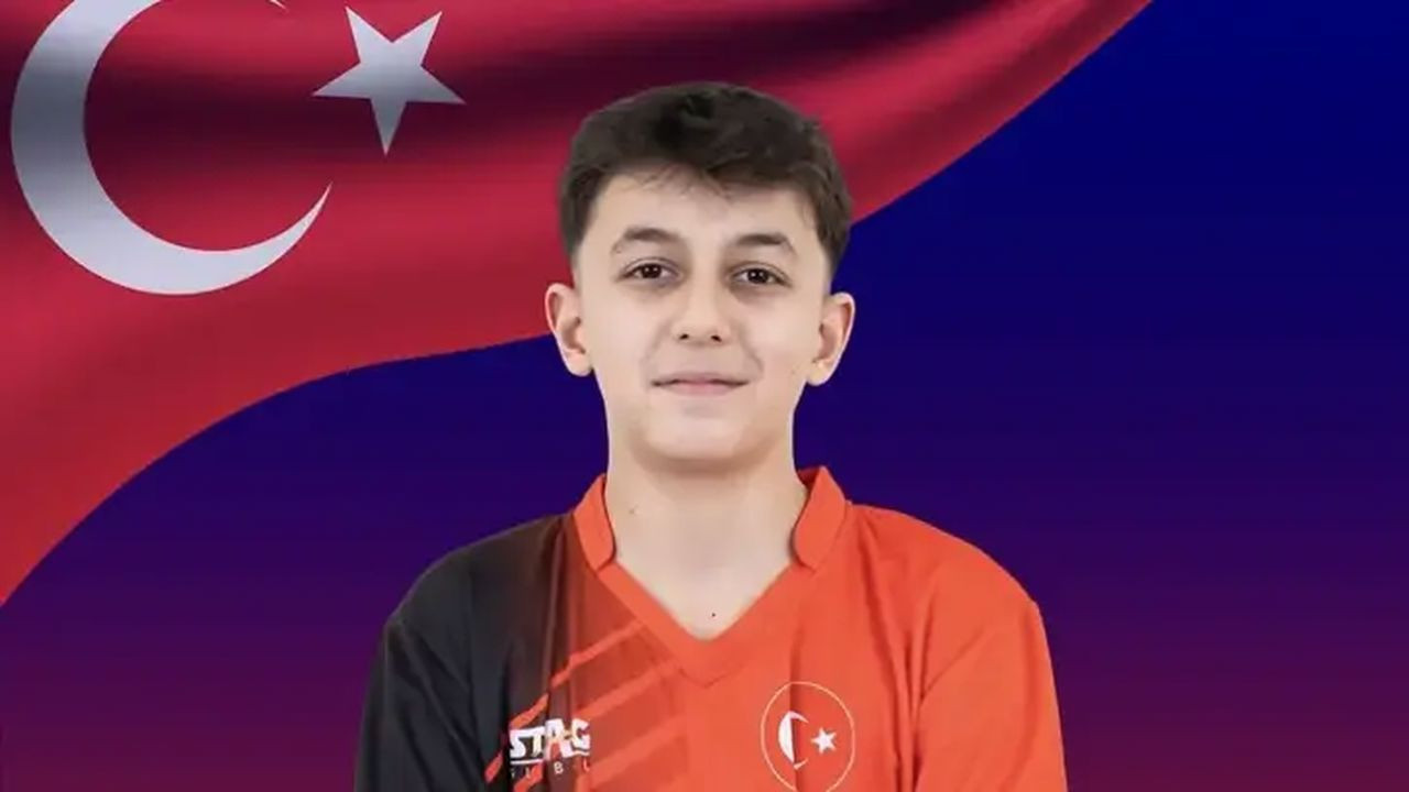Milli masa tenisçi Görkem Öçal, Portekiz'de birinci oldu