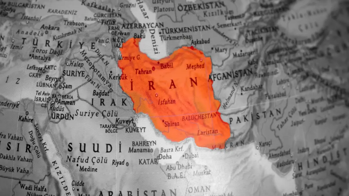 İran'dan bölgeden ayrılma çağrısı... "Çapraz ateş arasında kalma riski var"