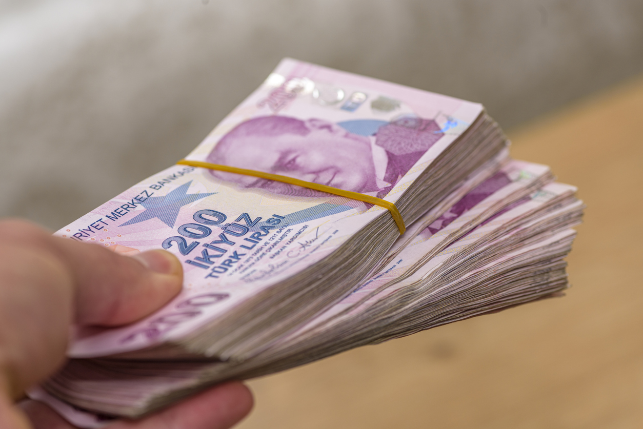 Emekli, memur, sözleşmeli personel, çalışan ve askere gidecekleri ilgilendiriyor, 6 ay geçerli olacak, Bakan Şimşek imzaladı