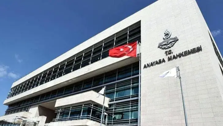 Anayasa Mahkemesi, süresiz nafakaya ilişkin düzenlemeyi oy çokluğuyla iptal etti