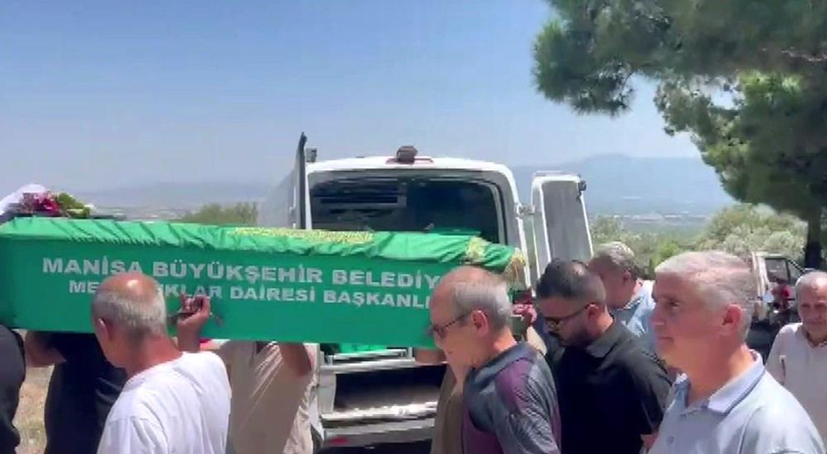 Cinayet kurbanı kız 17 yıl sonra toprağa verildi