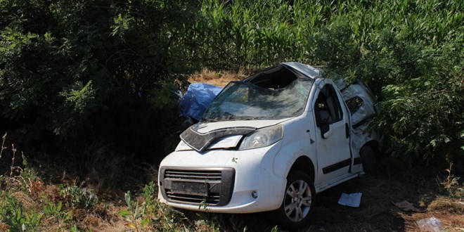 Aksaray'da düğünden dönen aile kaza yaptı: 3 ölü, 1 yaralı