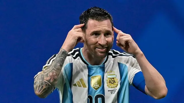 Messi, Maradona ve Pele'den büyük mü?