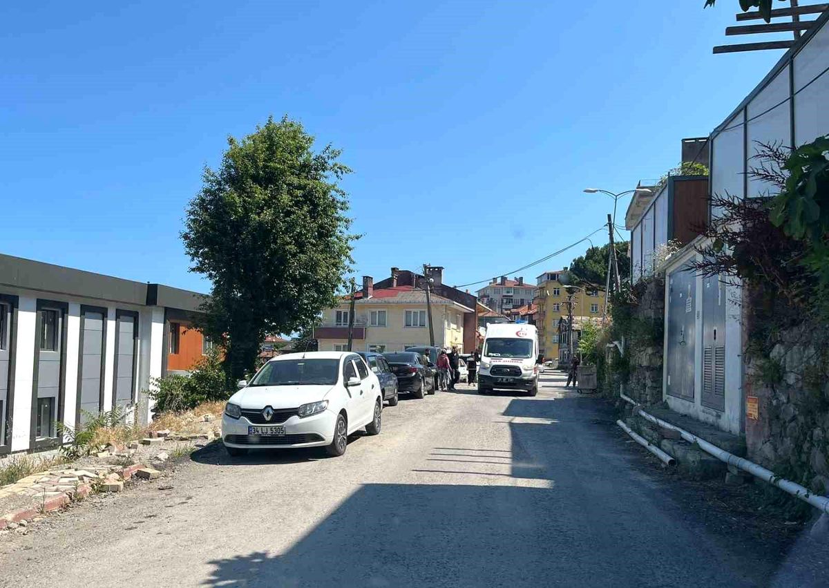 İnşaatta çalışırken yaralanan işçi hastaneye kaldırıldı