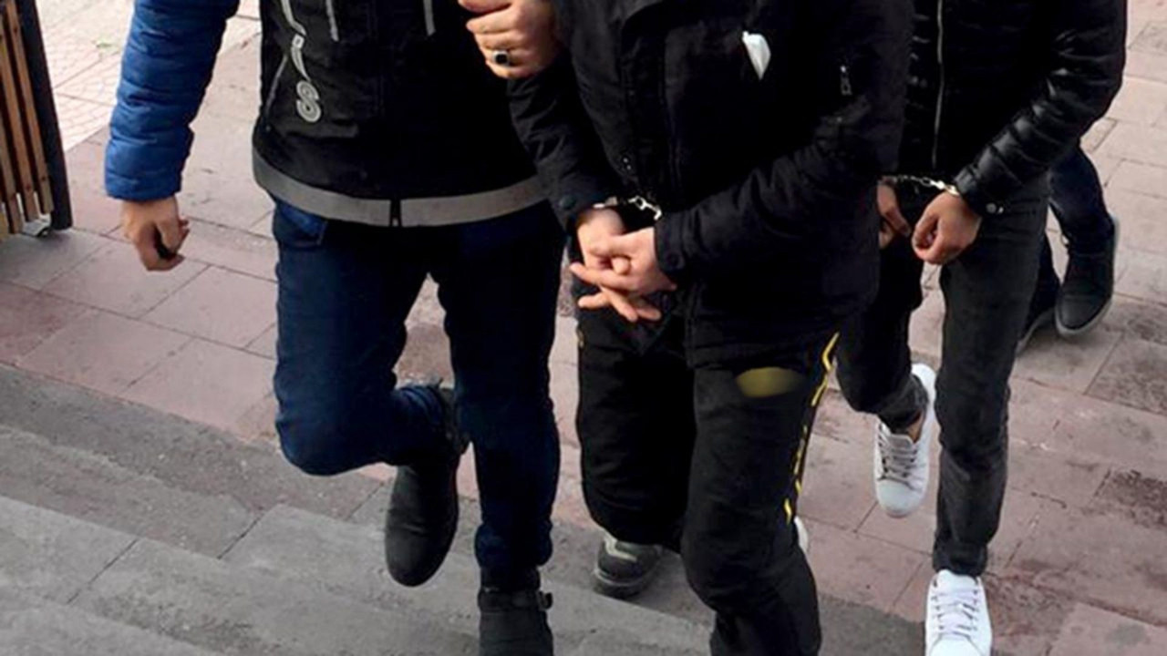 İstanbul'da kredi dolandırıcılarına operasyon: Ekspertiz raporlarını kullanıyorlardı