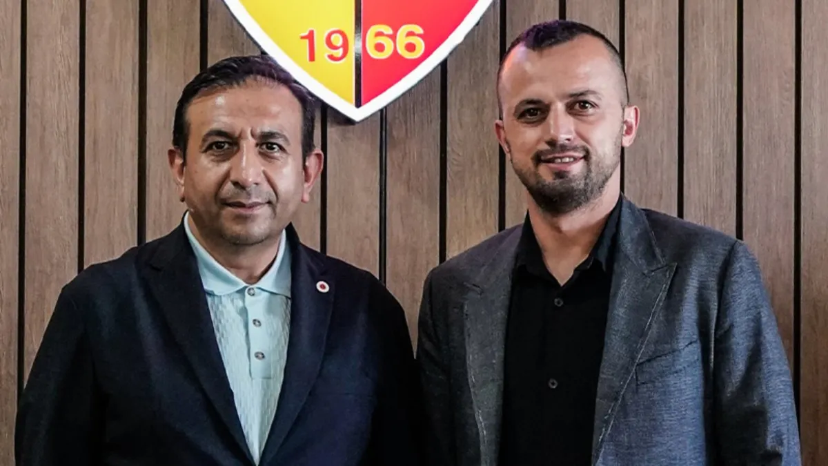 İlhan Parlak, Kayserispor'dan ayrıldı!