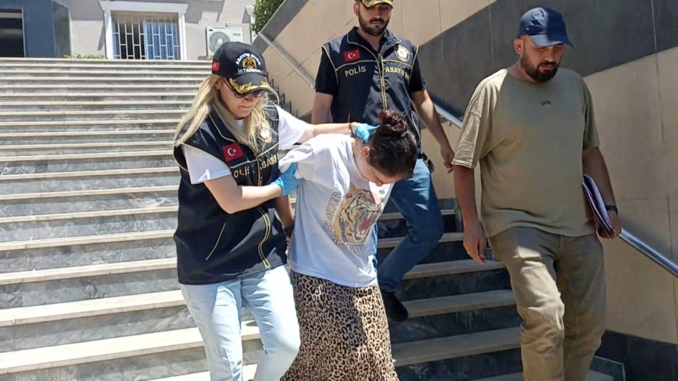 Cezası sürekli ertelendi! 8. çocuğuna hamile olduğu ortaya çıktı!