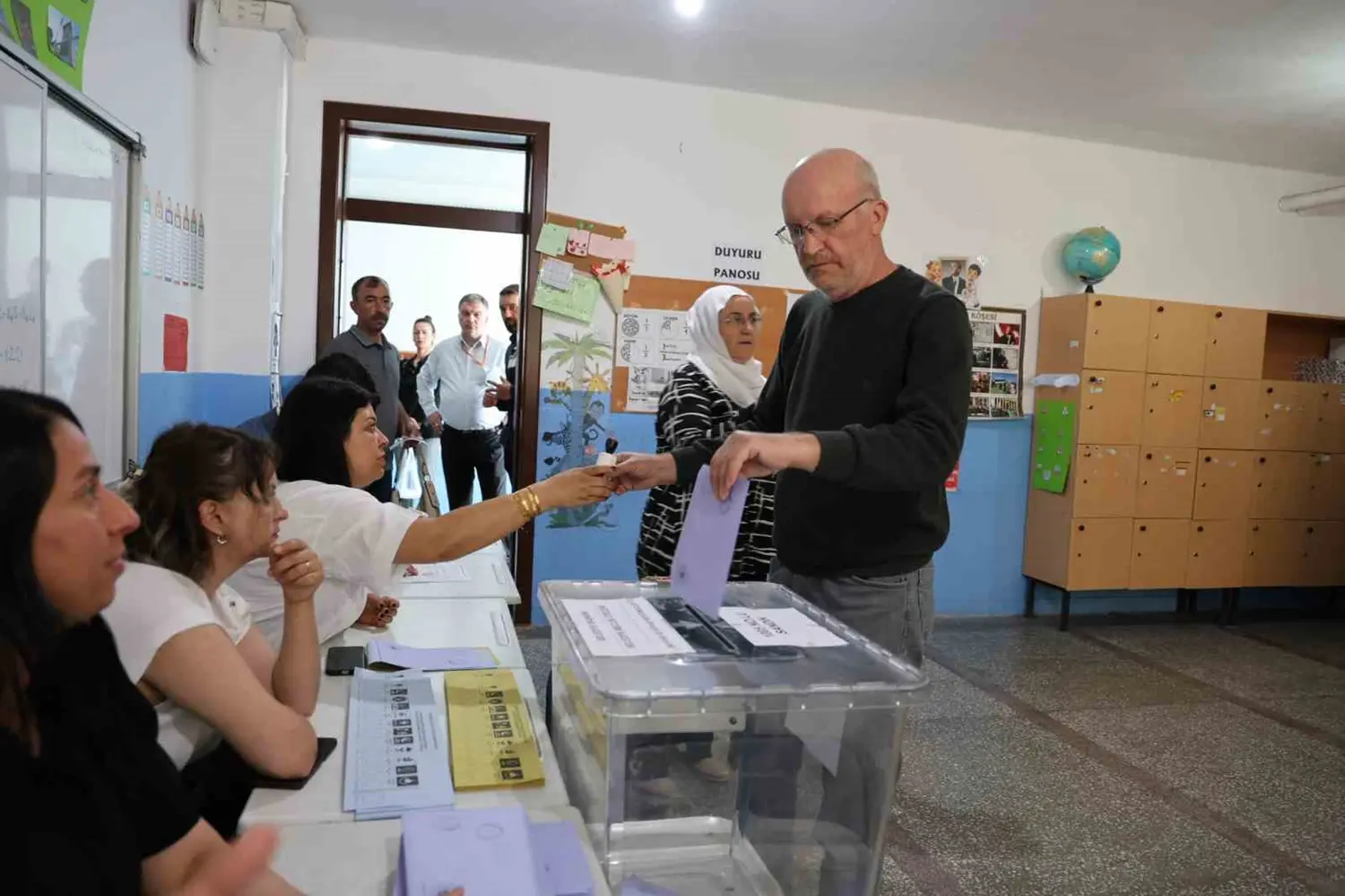 Üç ilde sandıklar kuruldu! Oy verme işlemi başladı