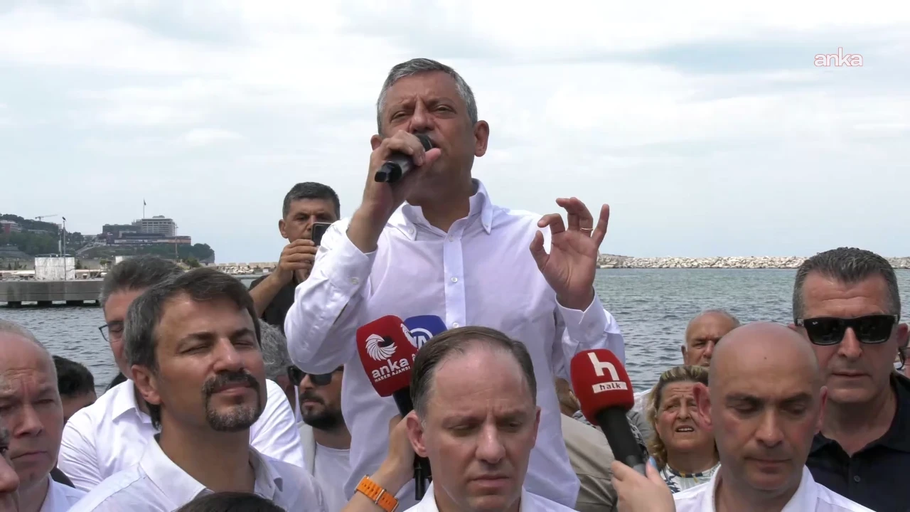 Özgür Özel: Bu yeniyi kuran bir yürüyüştür