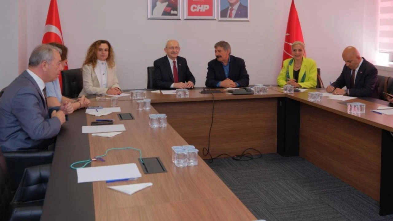 Son Dakika |Butlan CHP'si ihraç kararlarını durdurdu! Barış Yarkadaş, Gürsel Tekin ve Berhan Şimşek geri döndü