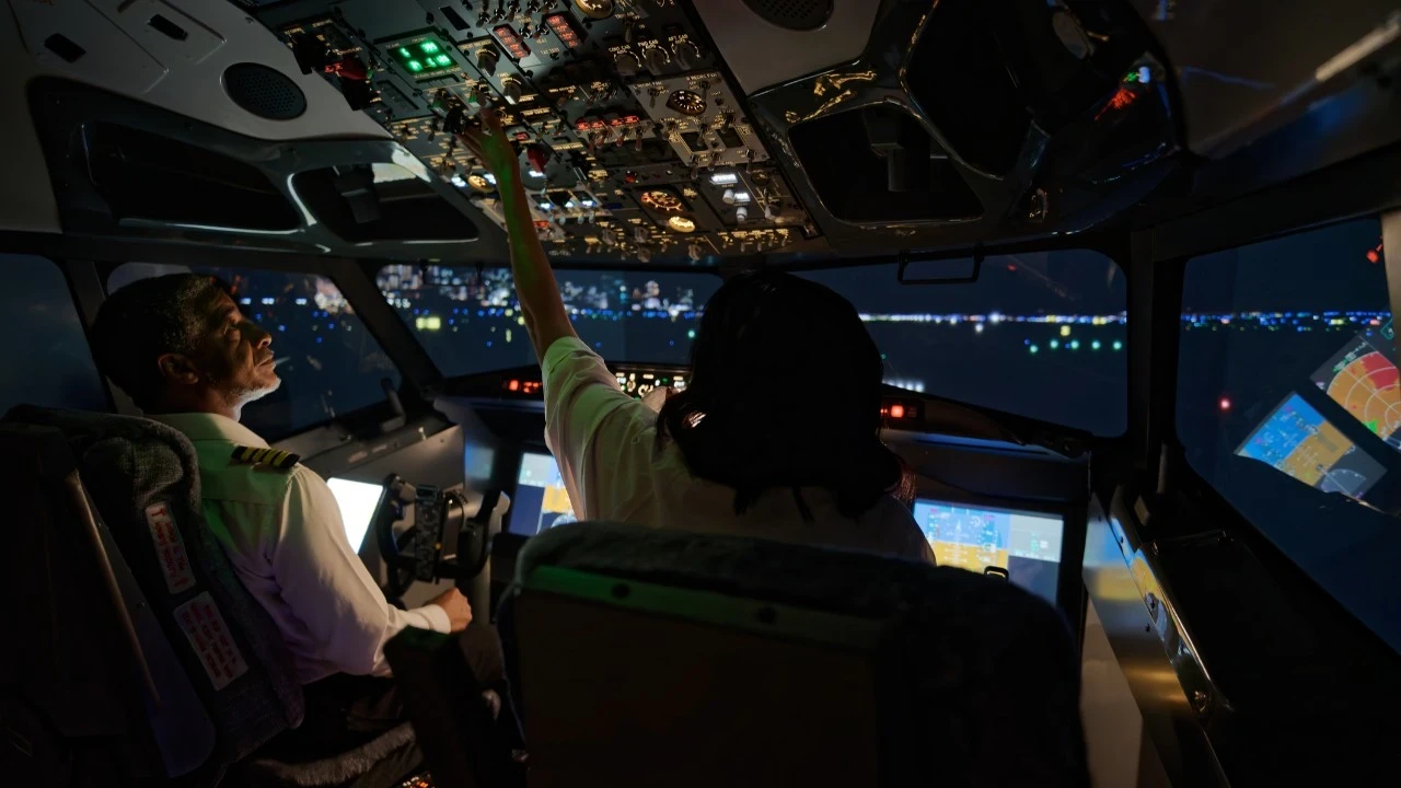 Herkes bu bordroyu konuşuyor! Pilotun kazancı dudak uçuklattı!